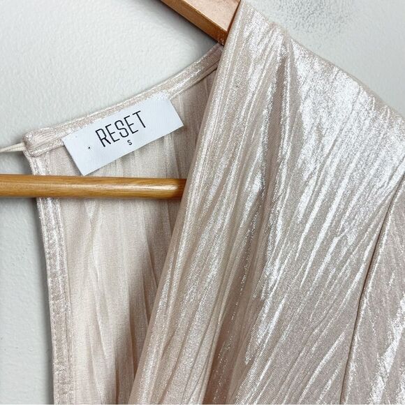 RESET | Debbie Elegant Metallic Wrap Dress - Picture 5 of 7